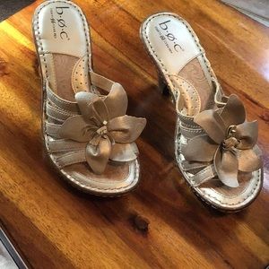 Super cute B.O.C. Born concept gold sandals